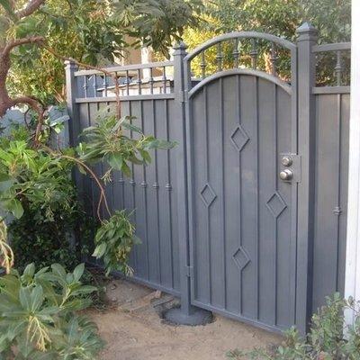 Privacy pedestrian walkway gate and fence installation in San Jose CA