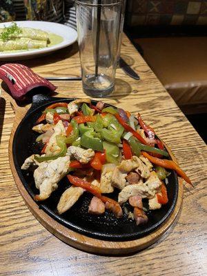 Pollo & Chorizo Fajitas