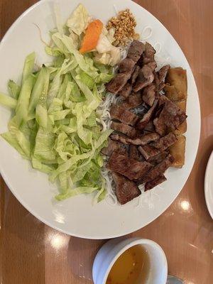 Vermicelli with pork and egg roll