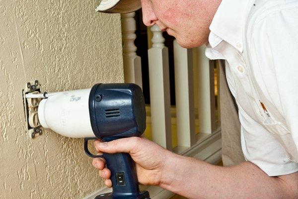 Wall dusting