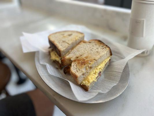 Breakfast sandwich