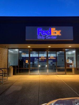 FedEx Ship Center