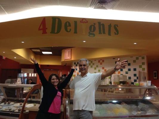 Satisfied customers at 4Delights, best Ice cream Shop in Orlando!