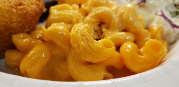 Creamy Mac and cheese cooked perfectly