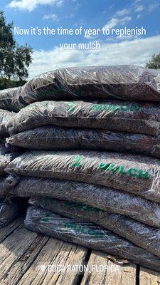 Tropical Precision Lawns is your trusted source for any kind of mulch job. Now it's the perfect time to refresh your mulch beds.