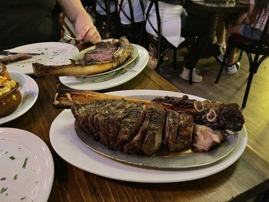 Dry-Aged Tomahawk