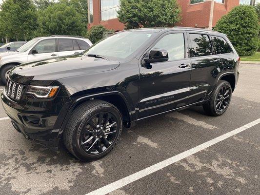 Black polished Jeep