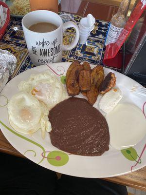 Típico Salvador breakfast