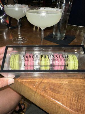 savor doesnt have a bar, but i enjoyed them after dinner!