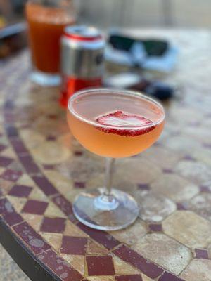 Fresa 75 Blanco tequila, fresh strawberry, lemon, & topped with bubbly Cava