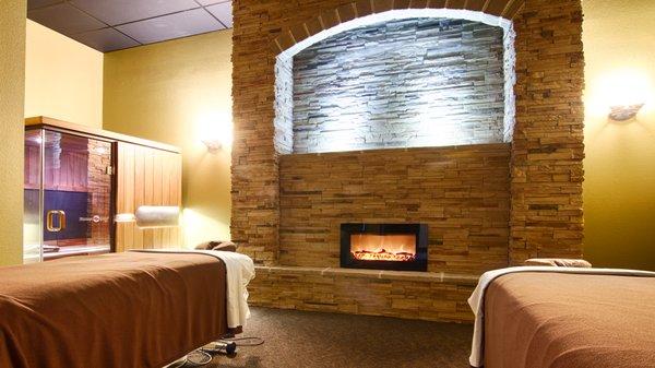 Couples Room with Waterfall and Fireplace