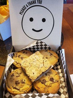 CHOCOLATE CHIP COOKIE & DERBY BAR