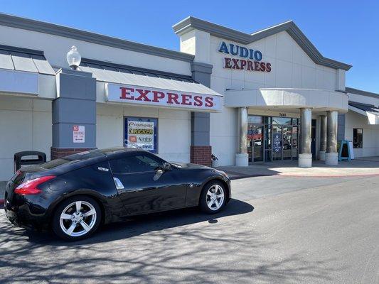 370Z sound deadener install!!!