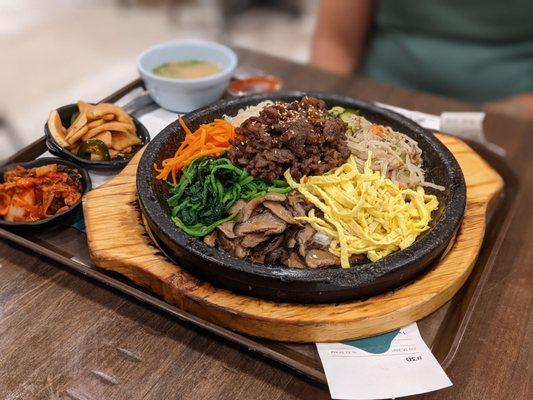 Hot stone bowl bibimbap - beef