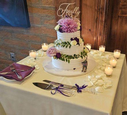 Beautiful delicious wedding cake (marble and carrot)