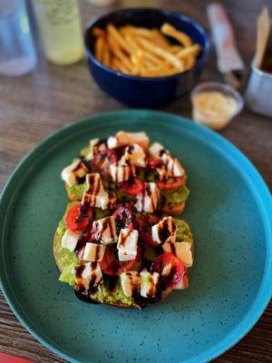 Caprese avo toast