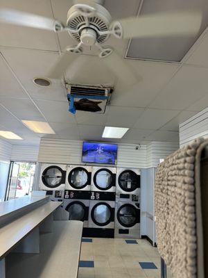 Dryer / ceiling vent