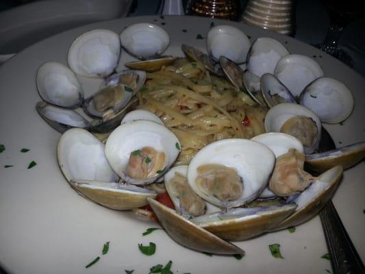 linguini and white clam sauce