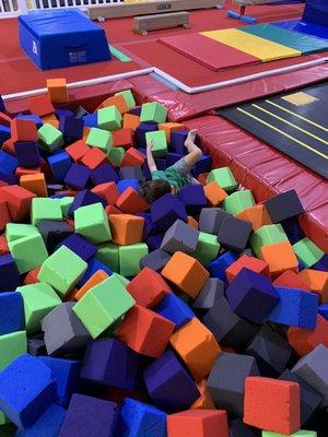 Foam block pit