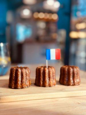 Caneles / tradicional cake from Bordeaux