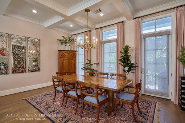 DINING ROOM DESIGN WITH CUSTOM DESIGNER DRAPES