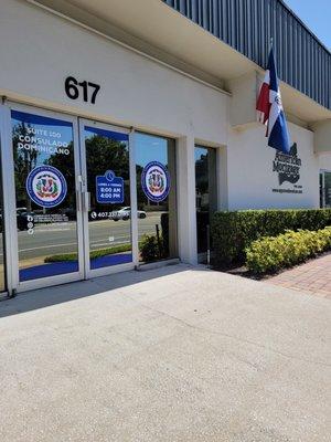 Entrance to the Dominican Consulate on E. Colonial Dr