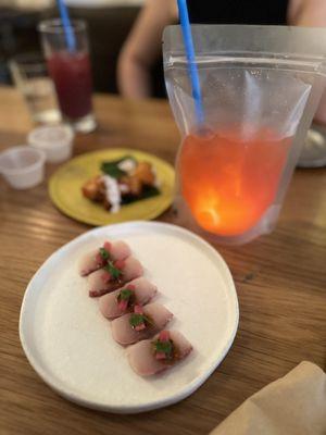 Yellowtail and strawberry adult-capri