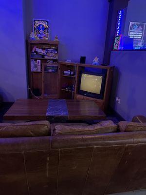 Little lounge area for board games / Nintendo