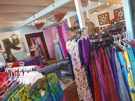 Mo's Eclectic Gifts and Apparel