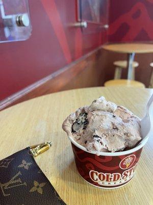 Chocolate dipped strawberry with Oreos - smallest size