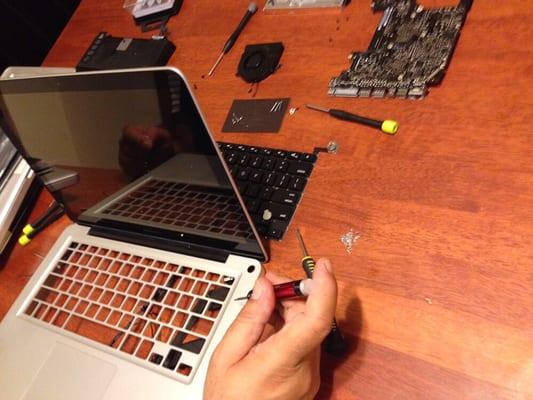 Mac, Pc, Tablet & phone repair specialist