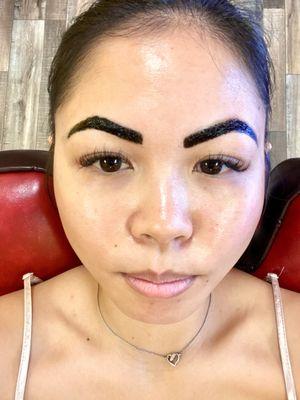 Eyebrows tinting