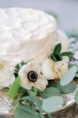 Beautiful, delicious, affordable wedding cake!