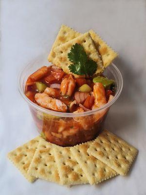 16oz shrimp Cocktail with crackers