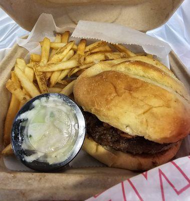 Bbq burger with fries