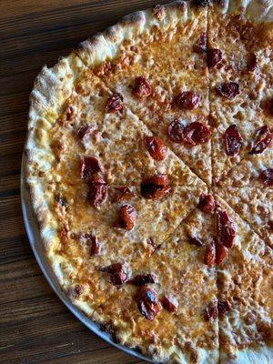 Vodka Pie - Homemade Vodka sauce, Mozz, Gouda, Sun Dried Tomatoes, Basil, Reggiano