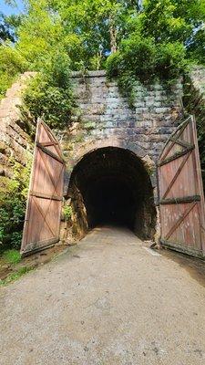 Tunnel