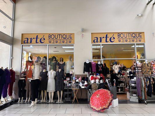 Storefront for Arte Boutique.