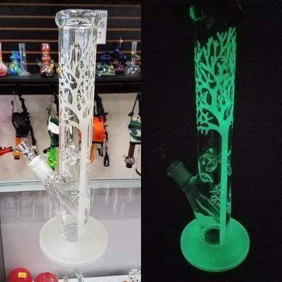 Glow in the Dark Tree Print Water Pipe