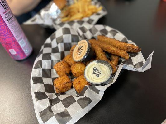 Fried Pickles Fried Mac N' Cheese Bites