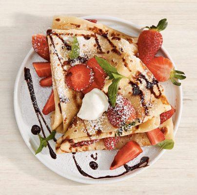 Strawberry nutella crepe