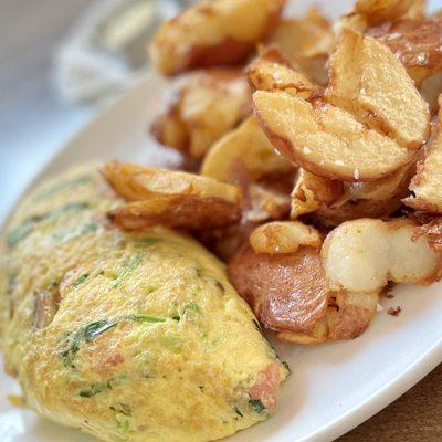 Veggie Omelet with Salt & Vinegar Smashed Potatoes