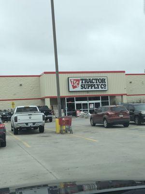 Tomball Tractor Supply. 1.23.21