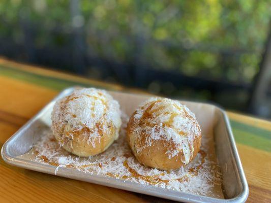 Golden cream cheese stuffed garlic bread