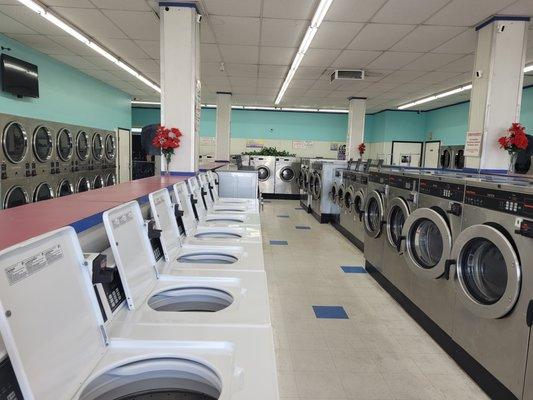 Tons of NEW washers!  Under new management. Clean Laundromat!