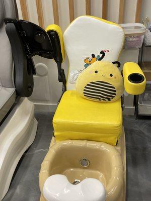 Kid chair.  How cute!!!