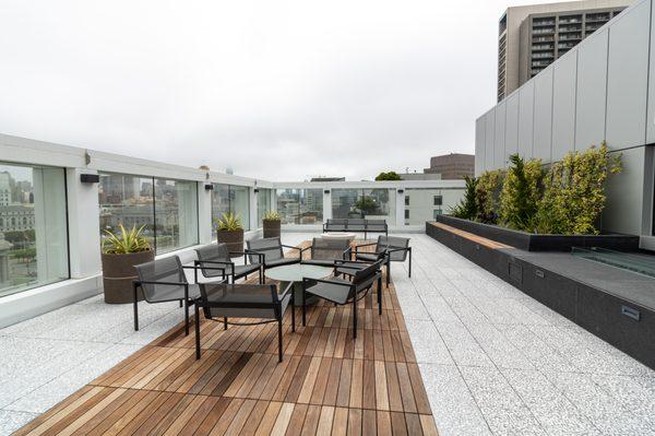 200 Van Ness, Rooftop