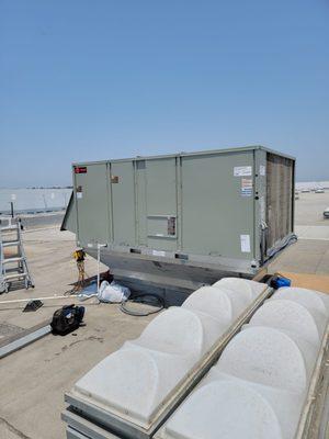 Light commercial AC installation near Los Angeles, CA