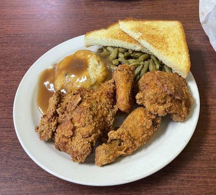 Fried chicken dinner plate