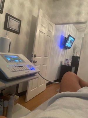 Cryo for skin tightening and fat burning on legs arms stomach glutes or back